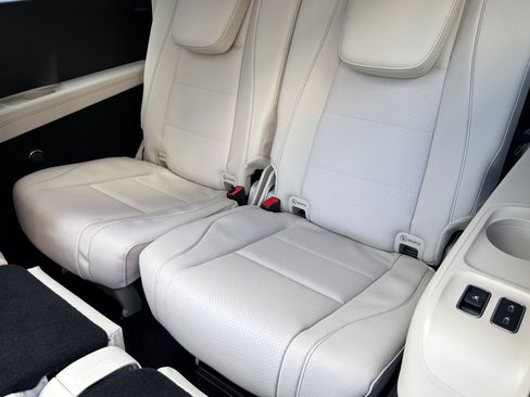 New 2026 Mercedes-Benz GLS 450 4MATIC image 14