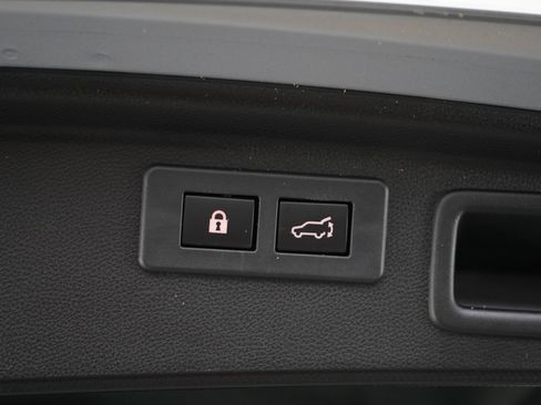Used 2019 Subaru Forester Limited AWD/4WD image 17
