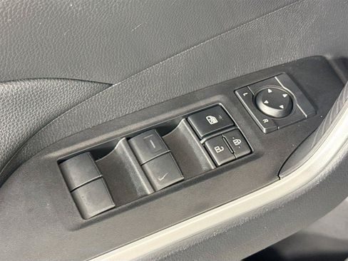 Used 2025 Toyota RAV4 LE AWD/4WD image 31