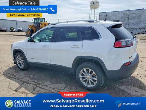 Used 2019 Jeep Cherokee Latitude w/ Cold Weather Group FWD image 3