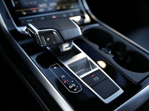 Used 2025 Audi Q7 3.0T Premium Plus image 40