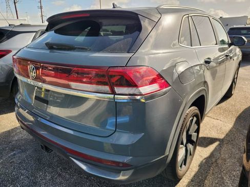Used 2024 Volkswagen Atlas Cross Sport SE w/ Black Wheel Package FWD image 4