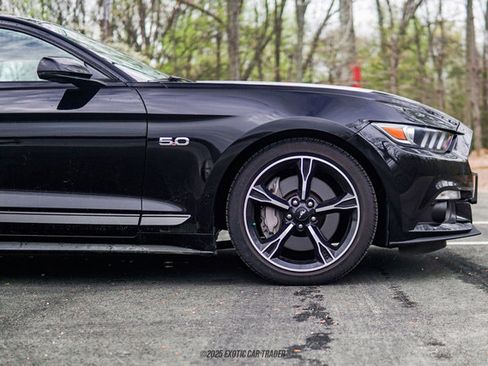 Used 2017 Ford Mustang GT Premium image 11