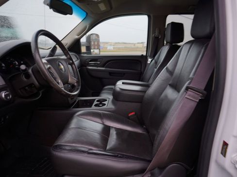 Used 2014 Chevrolet Silverado 2500 LTZ image 19