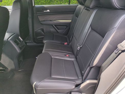 Used 2023 Volkswagen Atlas Cross Sport SE FWD image 28