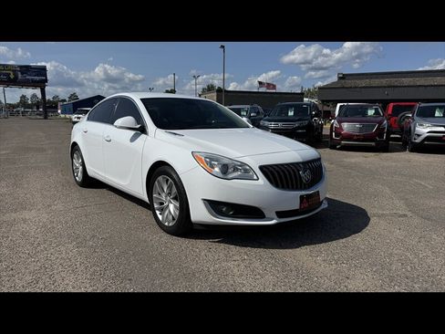 Used 2016 Buick Regal FWD image 3