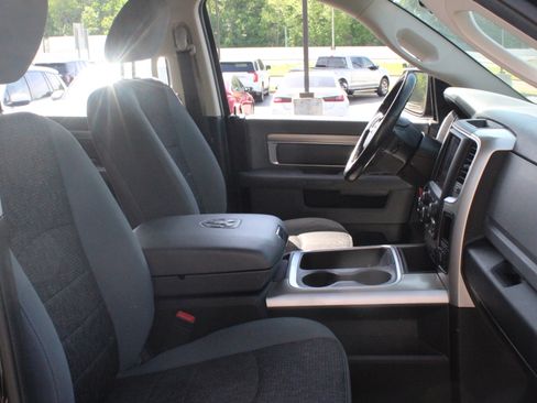 Used 2020 RAM 1500 Classic SLT w/ Luxury Group image 34