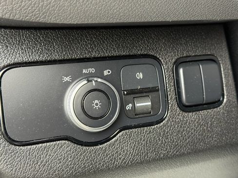 Used 2022 Mercedes-Benz Sprinter 2500 image 16