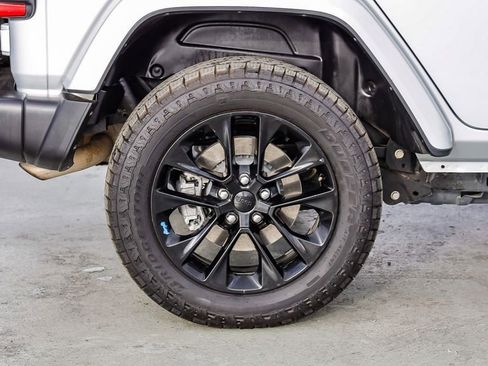Used 2023 Jeep Wrangler Unlimited Sahara AWD/4WD image 12