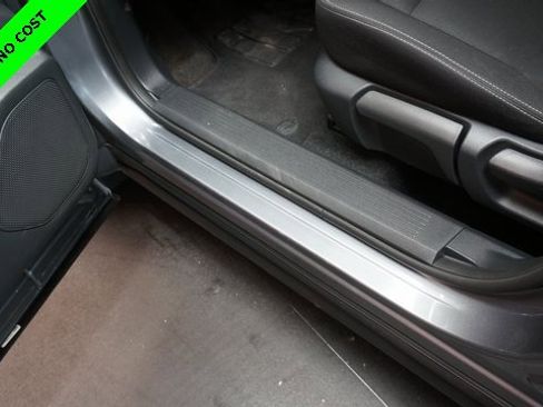 Used 2023 Nissan Rogue S image 29