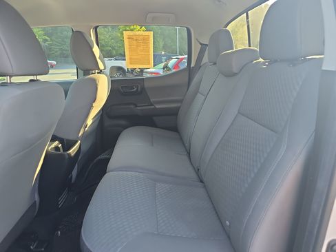 Used 2022 Toyota Tacoma SR w/ SR Convenience Package RWD image 14