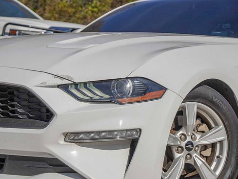Used 2020 Ford Mustang Coupe image 3