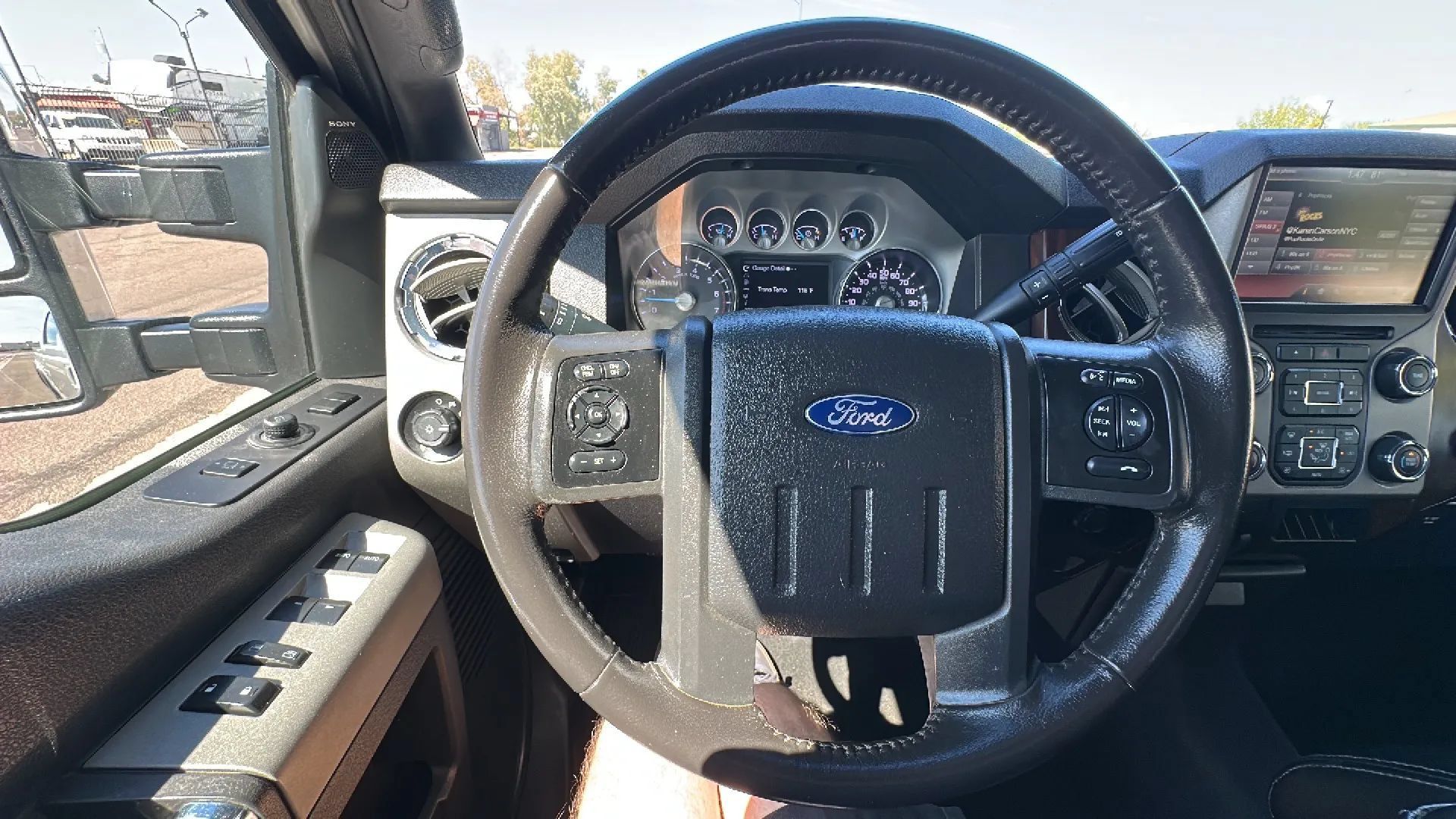 Used 2016 Ford F250 Lariat w/ Lariat Ultimate Package AWD/4WD image 18