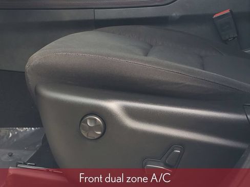 Used 2025 Dodge Durango GT w/ Blacktop Package AWD/4WD image 11