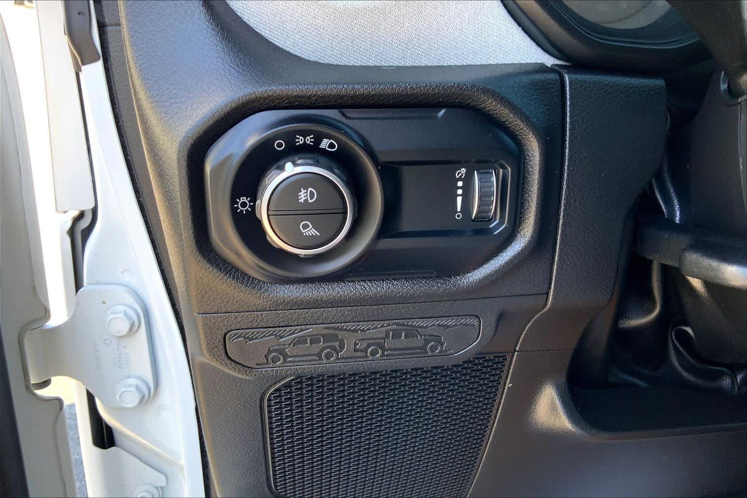 Used 2025 Jeep Gladiator Sport AWD/4WD image 31