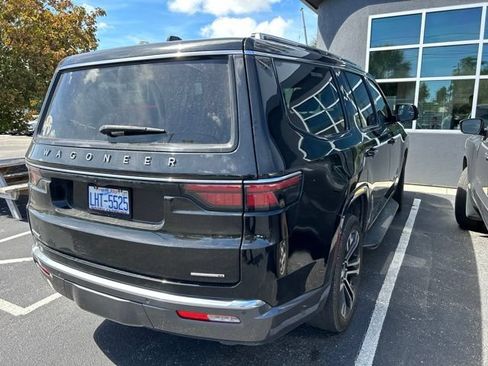 Used 2022 Jeep Wagoneer Series I AWD/4WD image 9