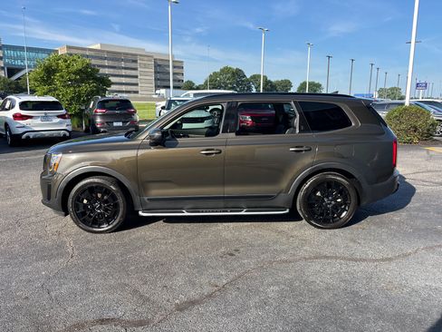 Used 2022 Kia Telluride EX w/ EX Premium Package AWD/4WD image 4