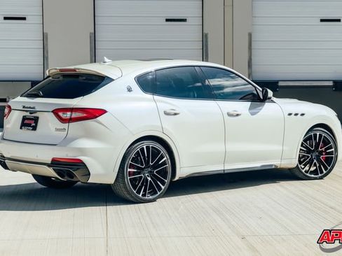 Used 2019 Maserati Levante Trofeo AWD/4WD image 4