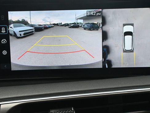 Used 2026 Hyundai Palisade SEL FWD image 19