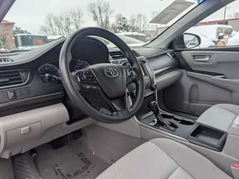 Used 2016 Toyota Camry LE image 8