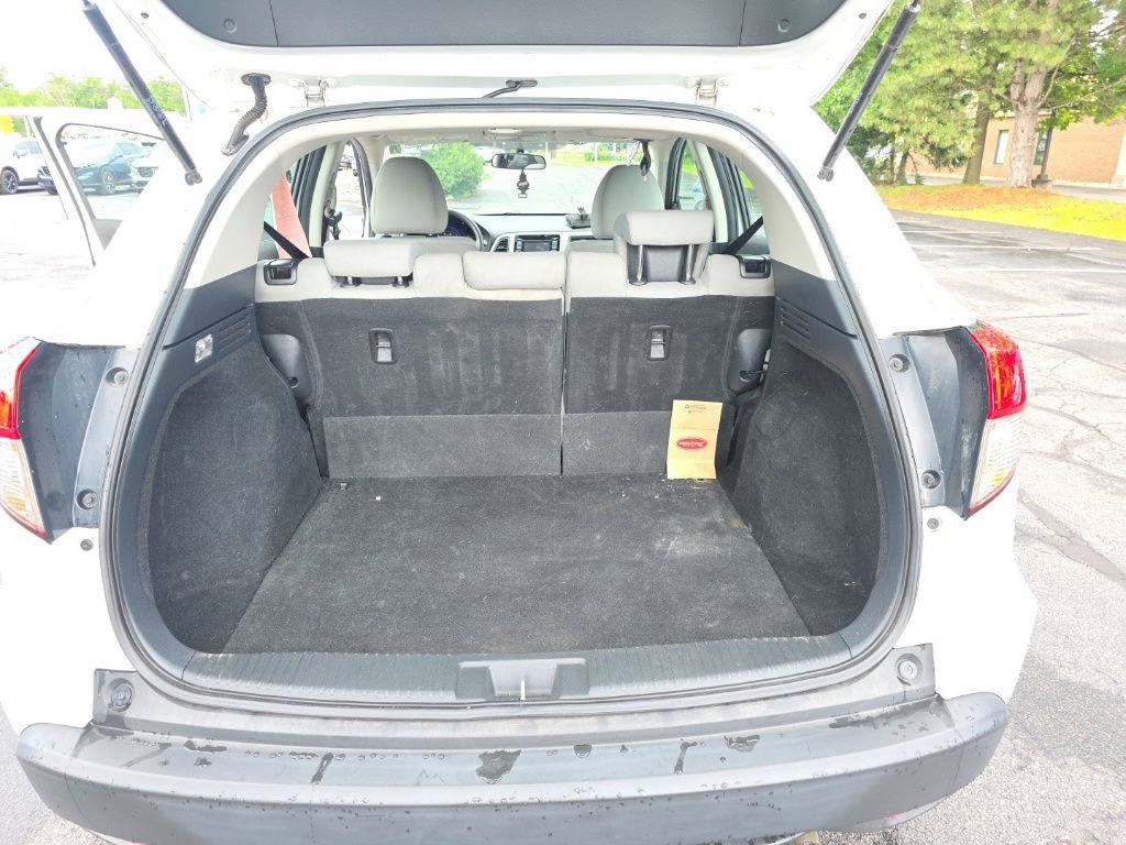 Used 2022 Honda HR-V LX image 25
