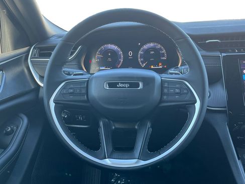 New 2025 Jeep Grand Cherokee Laredo image 21