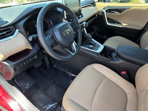 Certified 2022 Toyota RAV4 Limited AWD/4WD image 10