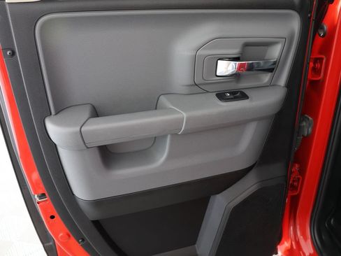 Used 2018 RAM 1500 Classic SLT RWD image 23