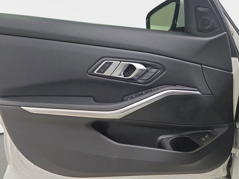 Used 2023 BMW 330i Sedan w/ Convenience Package image 27