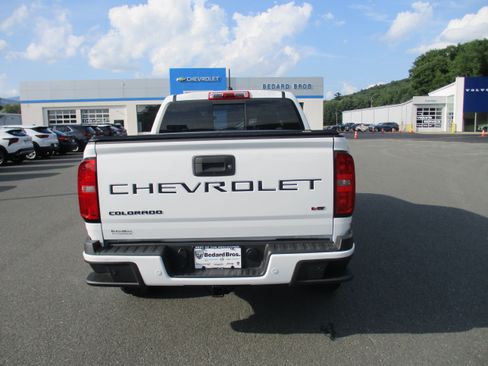 Used 2022 Chevrolet Colorado Z71 AWD/4WD image 6