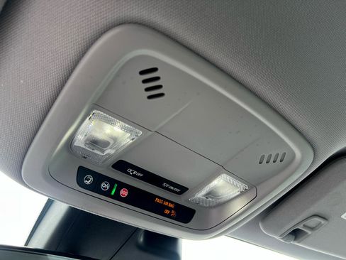 Used 2025 Chevrolet Malibu LT image 42