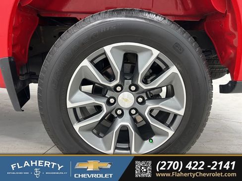 Used 2023 Chevrolet Silverado 1500 LT AWD/4WD image 19