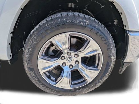 Used 2022 RAM 1500 Laramie AWD/4WD image 12