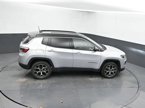 Used 2025 Jeep Compass Limited AWD/4WD image 46