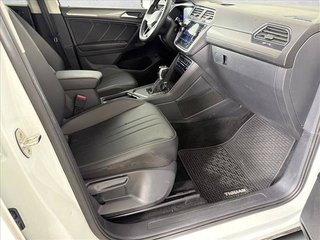 Used 2023 Volkswagen Tiguan SE FWD image 13