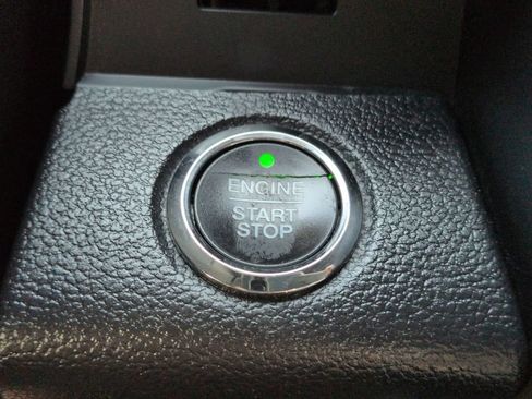Used 2018 Ford Expedition XLT w/ Equipment Group 202A RWD image 29