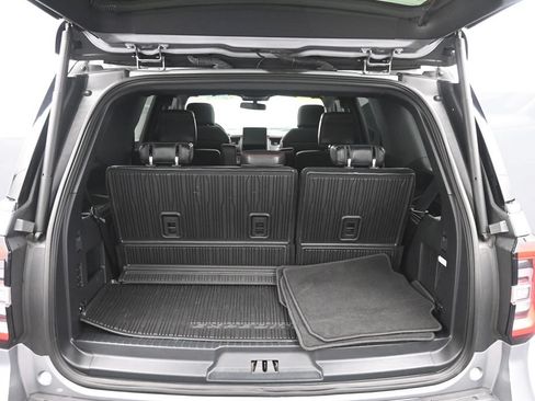 Used 2023 Ford Expedition Limited AWD/4WD image 11