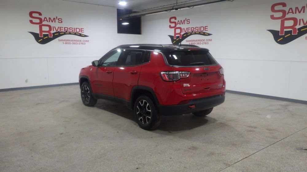 Used 2021 Jeep Compass Trailhawk AWD/4WD image 2