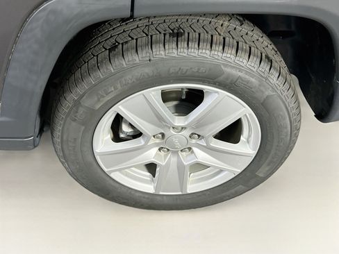 Used 2022 Jeep Compass Latitude AWD/4WD image 28