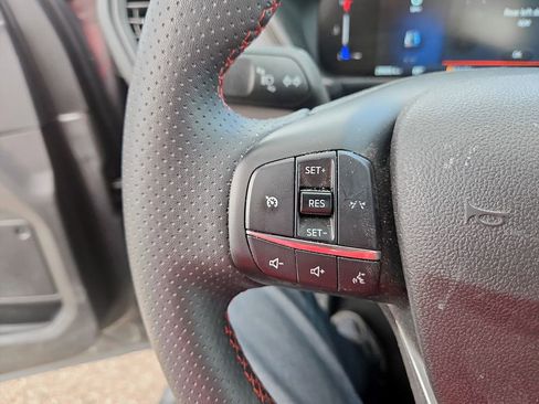 Used 2025 Ford Escape ST-Line AWD/4WD image 18