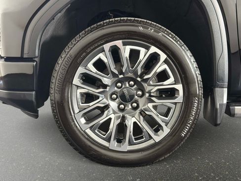 Used 2025 GMC Sierra 1500 Denali Ultimate AWD/4WD image 19