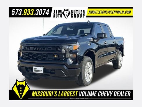 Used 2022 Chevrolet Silverado 1500 Custom image 1