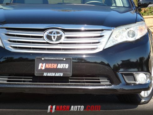Used 2011 Toyota Avalon FWD image 16