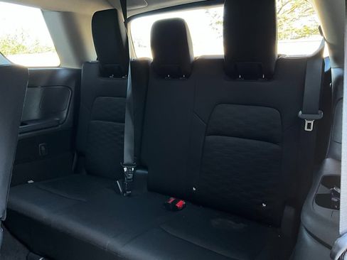 Used 2024 Nissan Pathfinder SV image 12