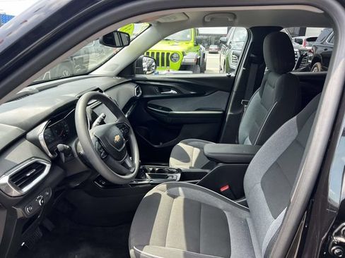 Used 2023 Chevrolet TrailBlazer LT w/ Convenience Package FWD image 17
