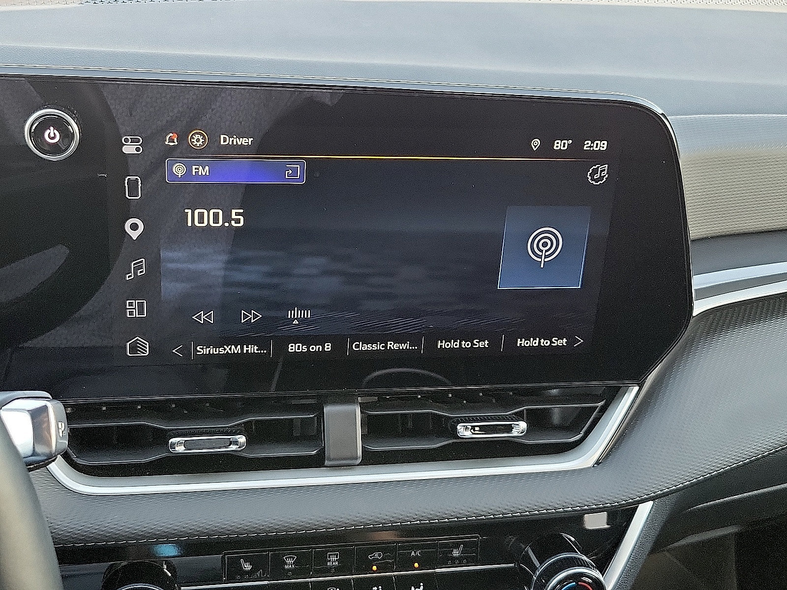 Used 2026 Chevrolet Equinox LT AWD/4WD image 15