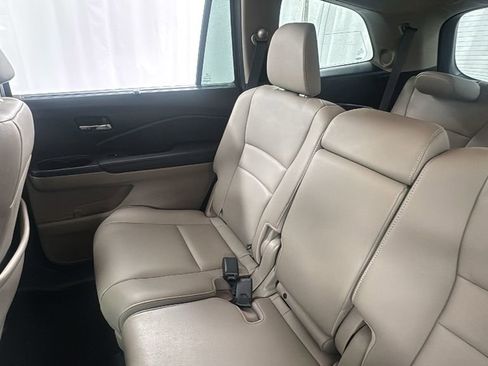 Used 2016 Honda Pilot Touring image 14