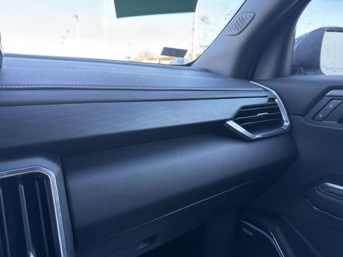 Certified 2025 GMC Acadia Elevation image 19