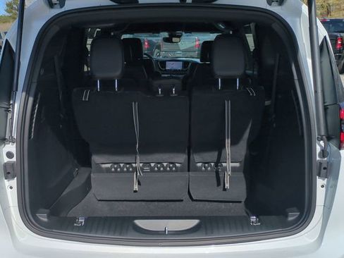 New 2026 Chrysler Pacifica Select image 31