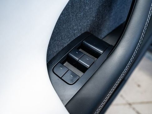 Used 2022 Tesla Model X Plaid image 32